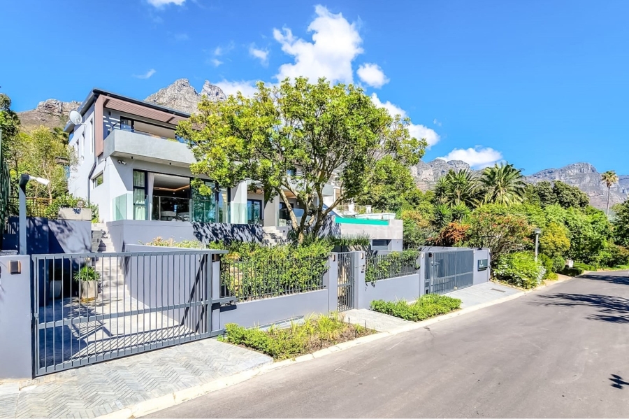 6 Bedroom Property for Sale in Camps Bay Western Cape